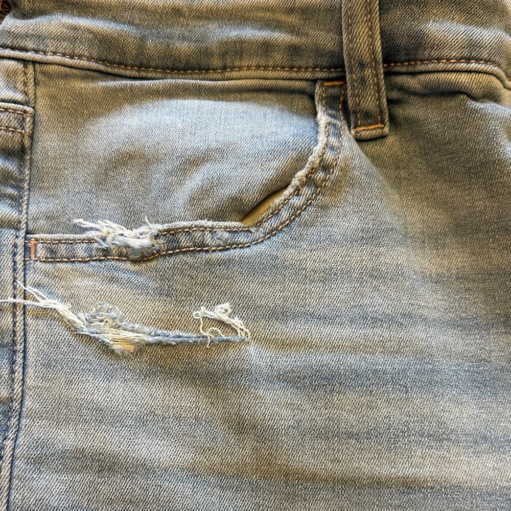 American Eagle Outfitters Distressed Light Blue Skinny Jeans - Picture 5 of 9